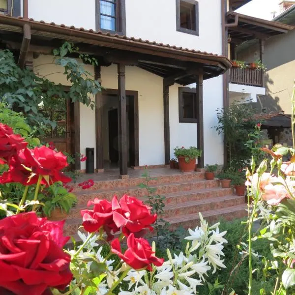 Oazis Guesthouse, hotel di Lovech