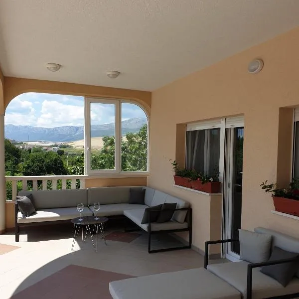 Villa Ana Maria, hotel en Kamen