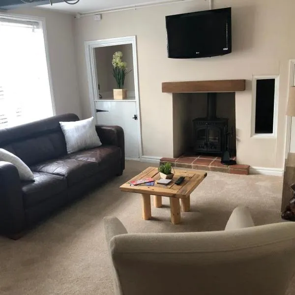 A quaint Wymondham cottage, hotel in Norwich
