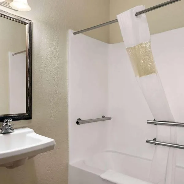 Baymont by Wyndham Elizabethtown, hotel v destinaci Elizabethtown