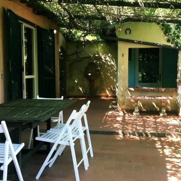 Casa Maya con giardino privato, hotel a Torre del Lago Puccini