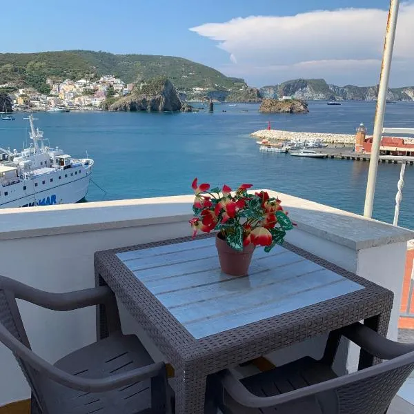 Magi - Orchidea, hótel í Ponza