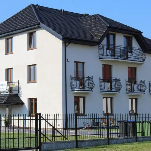 Albatros, hotel in Smolne