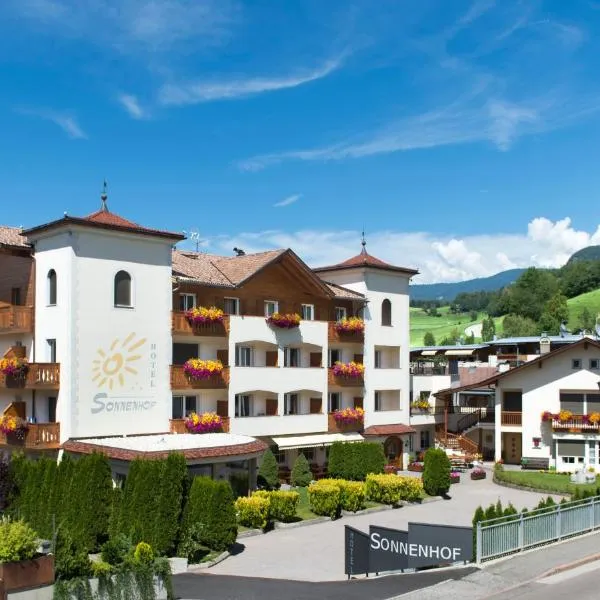 Hotel Sonnenhof, hotelli kohteessa Castelrotto