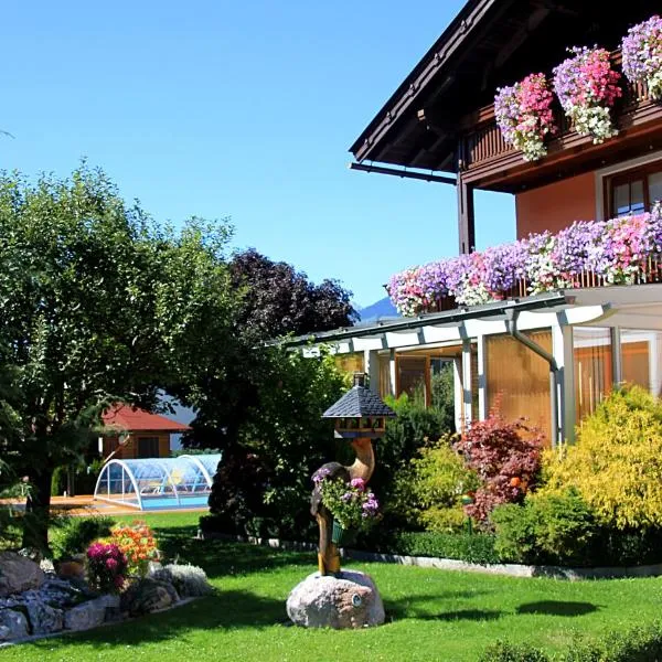 Gästehaus Steiner, hotel v Tröpolachu