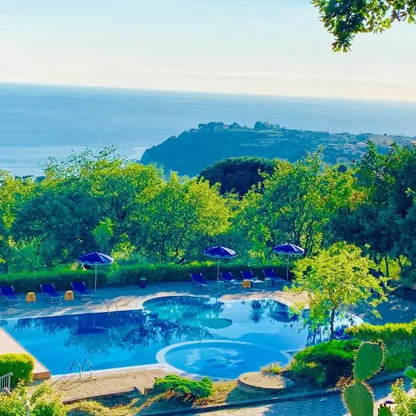 NaturaMare Apartments - Piscina Idromassaggio con Vista Mare Aperta fino alle ore 22-00, hotel u gradu 'Capo Vaticano'