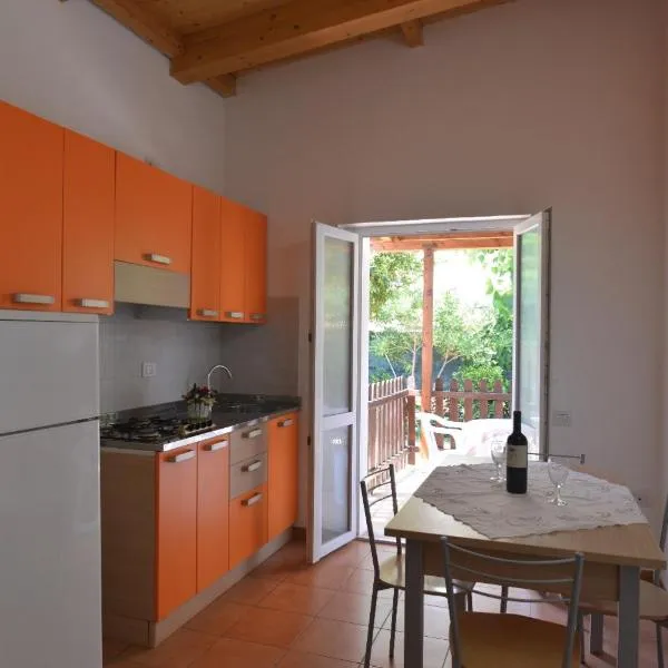 CAMPING TRE ARCHI, hotel v destinaci Lido di Fermo