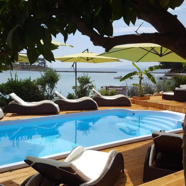 Banjol 441 Apartman mare, hotel en Rab