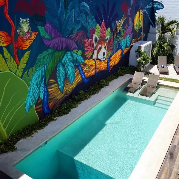 Red Panda Hostal, hotel in Playa del Carmen