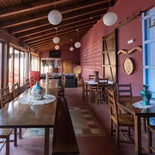 La Casa Azul, hotel v destinaci Alcanadre
