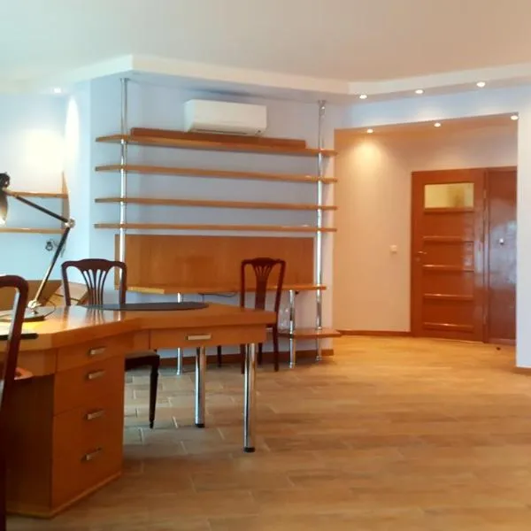 Studio 4, hotell Varssavis