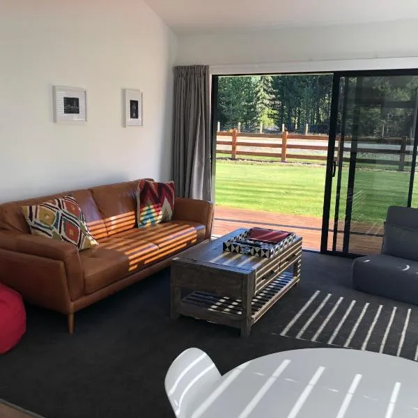 Twizel - Arohanui Cottage, hotel in Twizel
