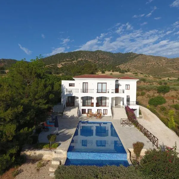 Martika Luxury Villa overlooking the Sea, Hotel in Ayia Marina