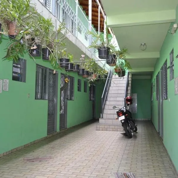 Hospedagem Centro Champagnat, hotel v destinaci Londrina