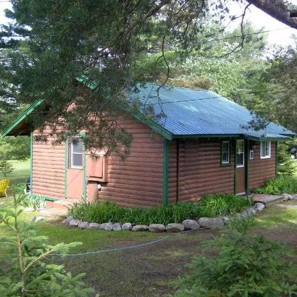 Logging Chain Lodge Cottage Resort, hotel v mestu Dorset