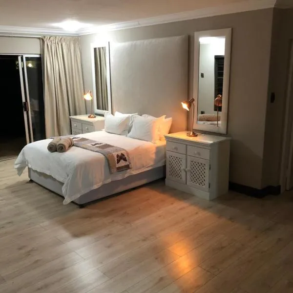 Annies Place Self Catering, hotel di Kempton Park