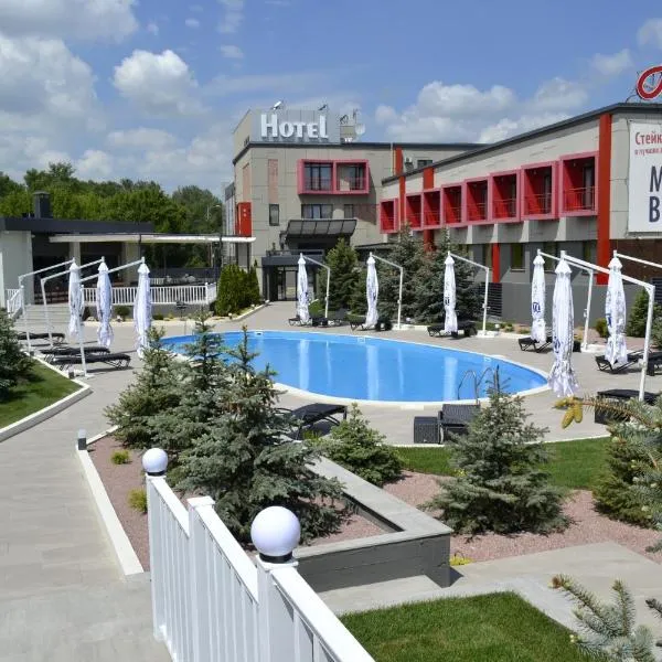 Road Star Hotel, hotell i Sursko-Pokrovskoye