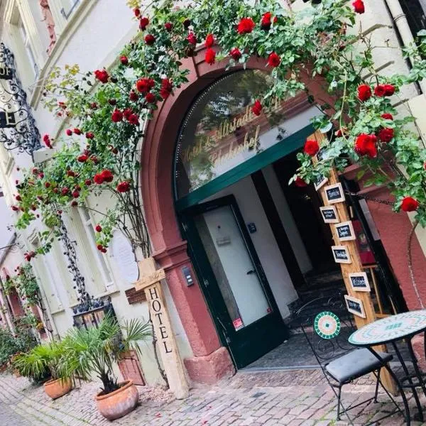 Altstadt Hotel Glockenhof, hotel en Eltville am Rhein