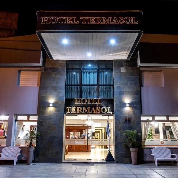 Hotel Termasol, hótel í Termas de Río Hondo