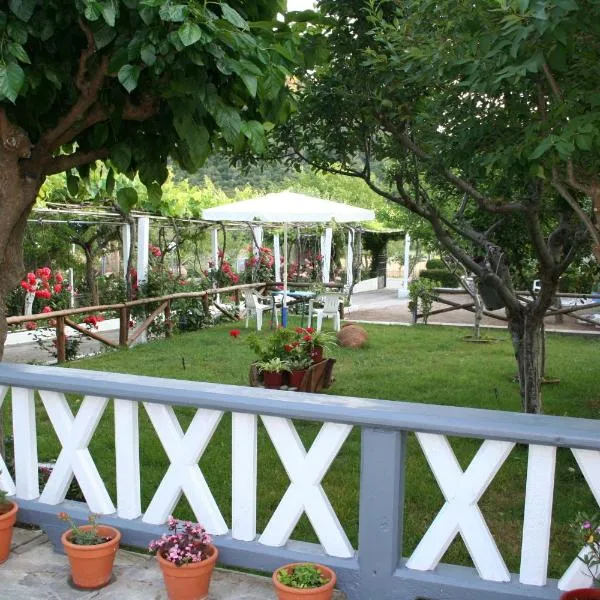 Alexandra Studios: Stafylos şehrinde bir otel