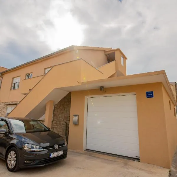 Apartman Eva, hotel v destinaci Vrsi