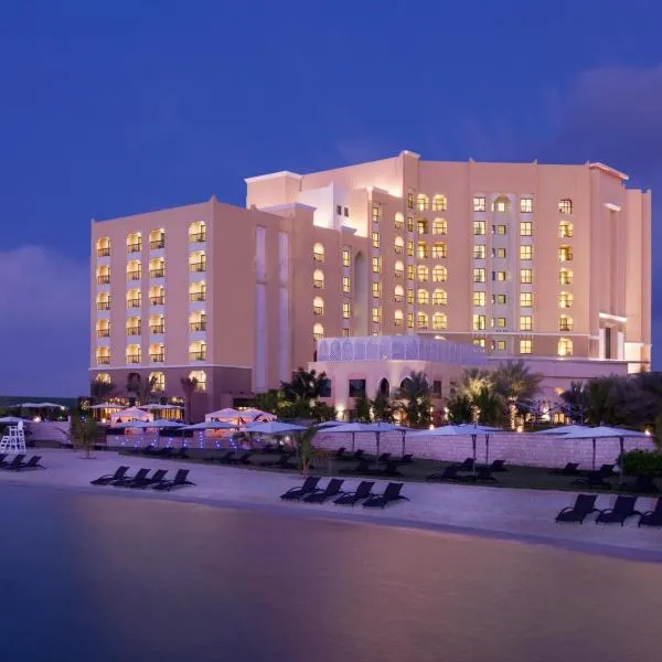 Traders Hotel, Abu Dhabi, hotel in Al Qurayyah