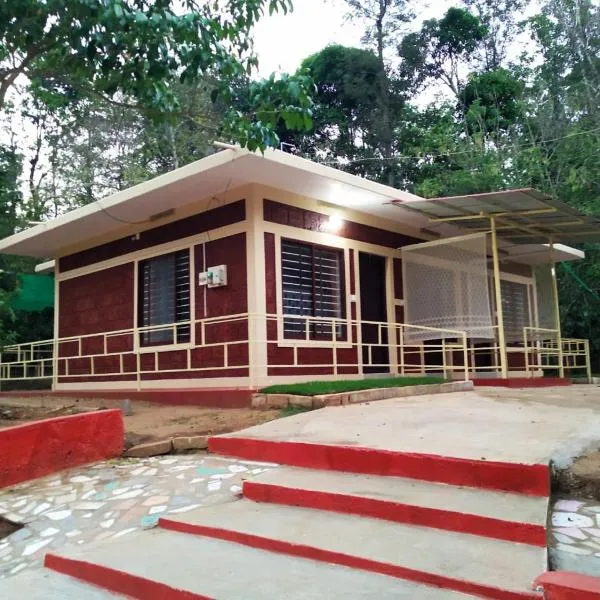 Woodside Homestay Wayanad, hotel di Batheri