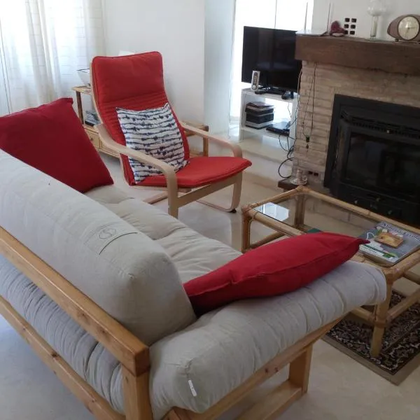 Cedra 5, Holiday home, cosy apartment、トゥレのホテル
