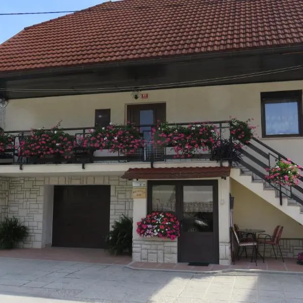 D-D, hotel in Bovec
