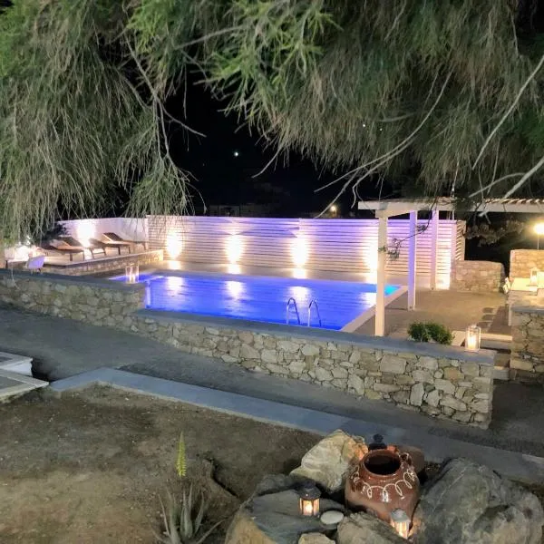 Syros village suites, hotel v destinaci Vári