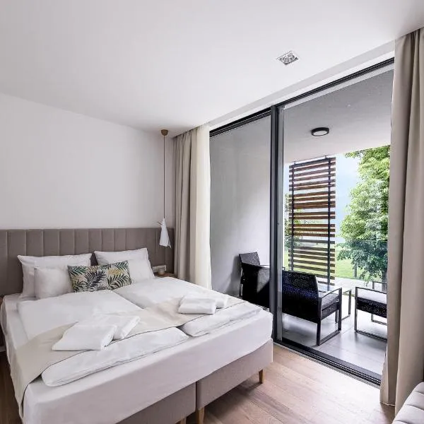 Oliver Lux, hotel a Tihany
