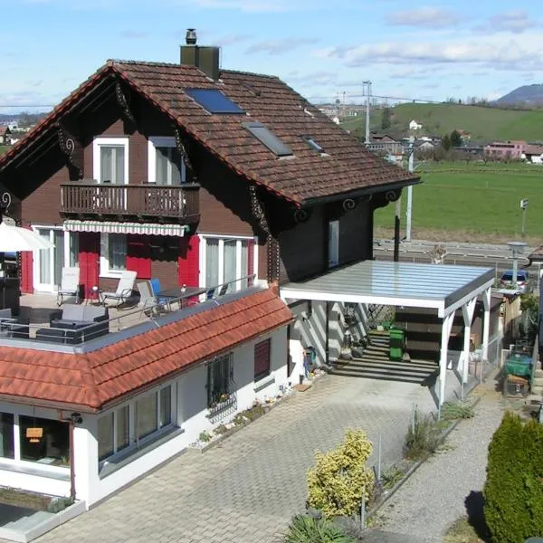 Pension Chalet Charme, hotel v destinaci Siebnen