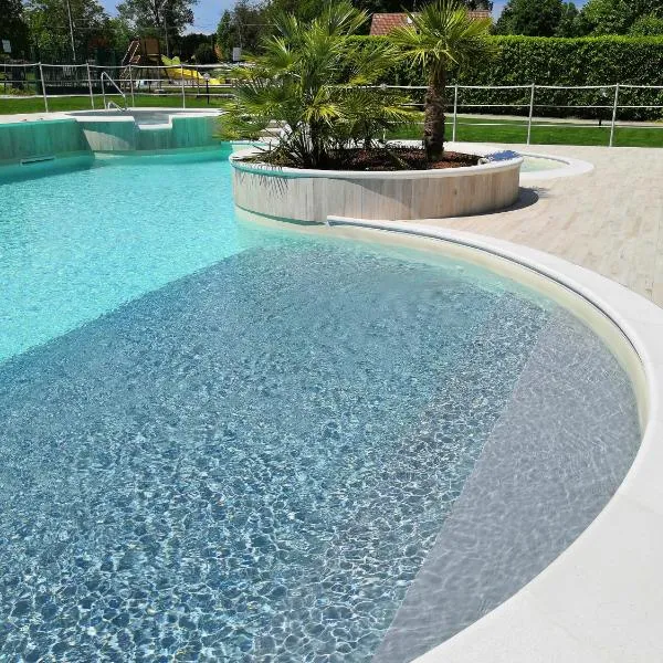Camping Rose, hotel v destinaci Dormelletto