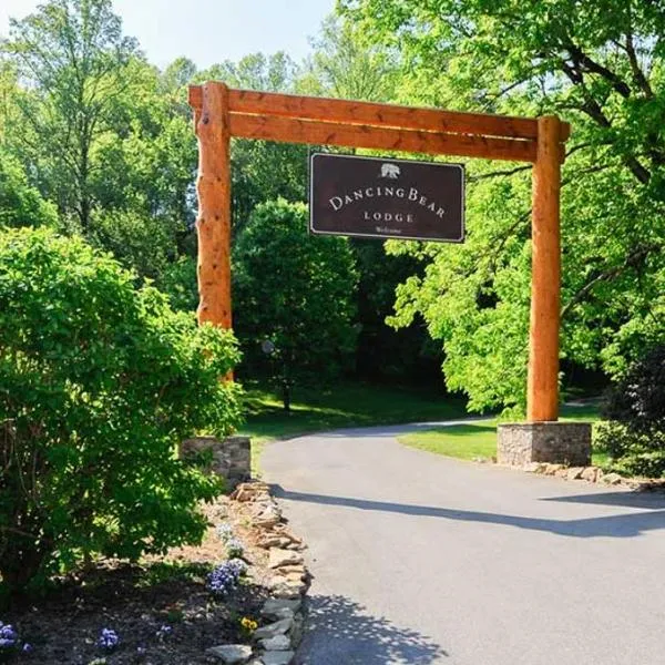 Dancing Bear Lodge, hotel di Townsend