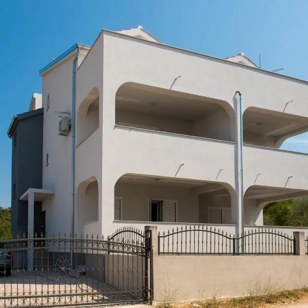 Apartment Vodice - Lovric, hótel í Vodice