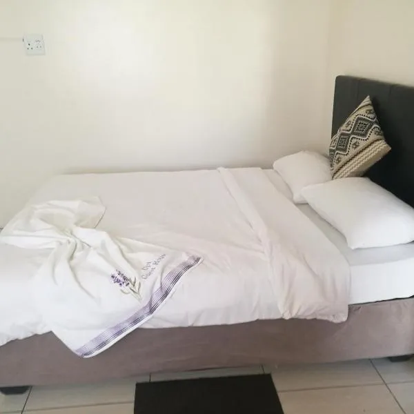 Upi guesthouse, hotel in Otjiwarongo