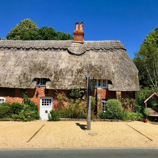 Thatched Cottage Hotel, hotel v destinaci Brockenhurst