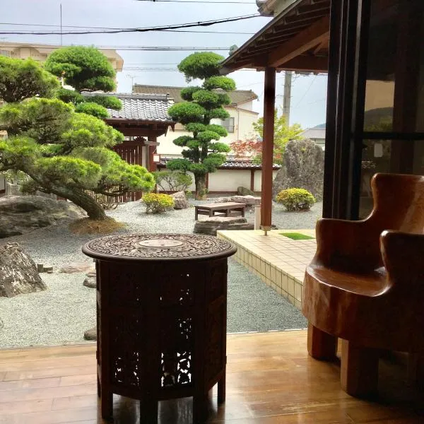 まるで一国一城の主 佐藤邸, hotel di Kushima