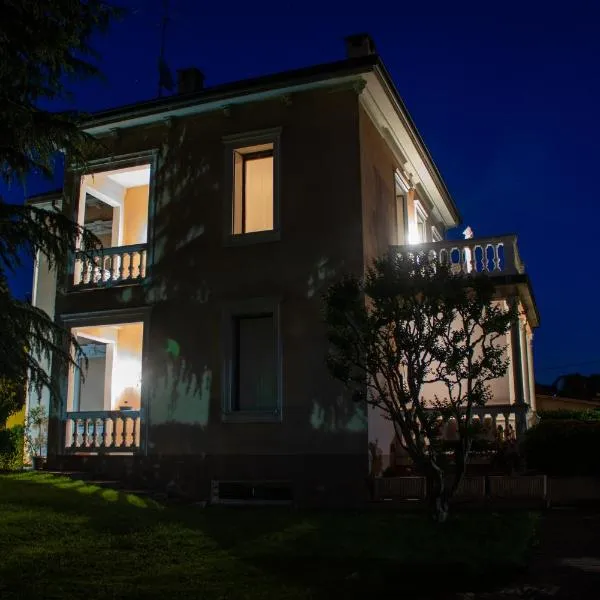 Villa le Rondini, готель у місті Castronno
