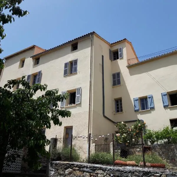 Casa Franceschi, hotel in Asco