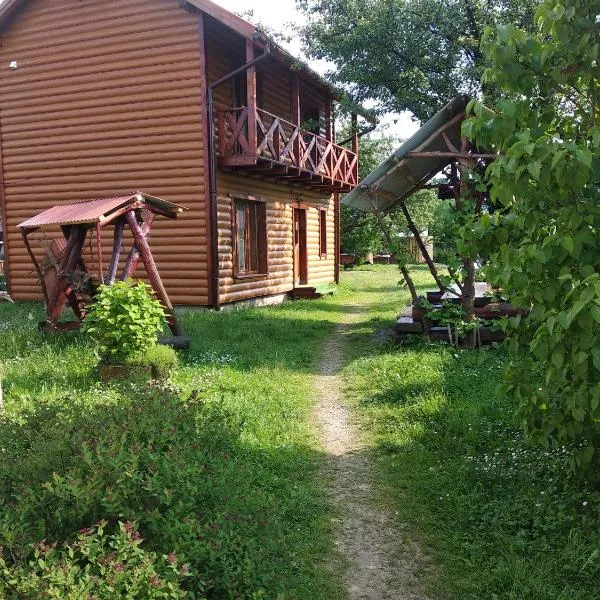 Mandrivnyk, hotel in Mykulychyn
