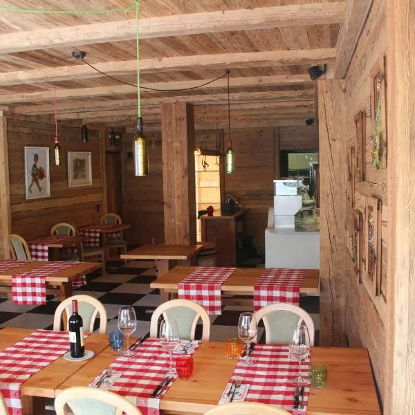 Hotel Al Rom, hotel v destinaci Tschierv