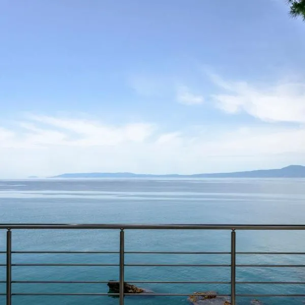 Avia에 위치한 호텔 Naftilos Blue View retreat