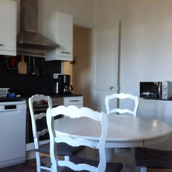 Au coeur de bourg..., hotel u gradu 'Saint-Lunaire'