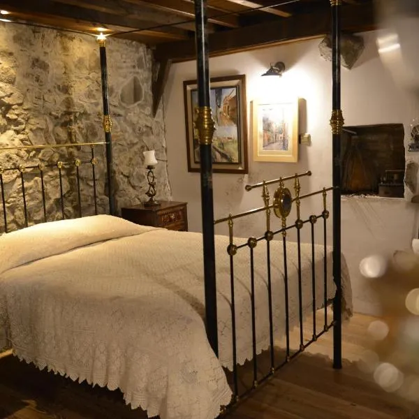 Crambero Suites, hotel v destinaci Alona