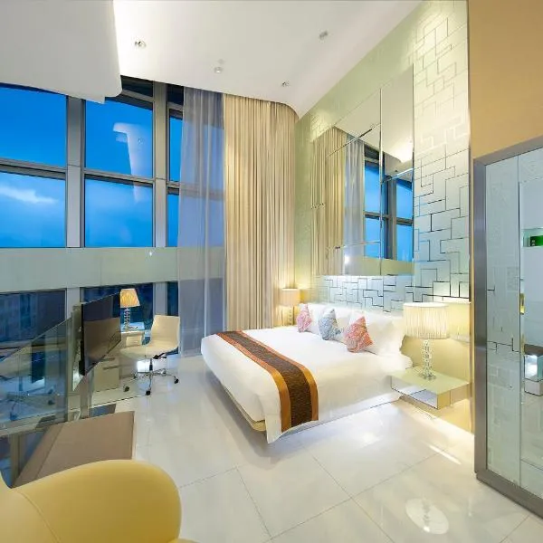 Regal Airport Hotel - photo 2