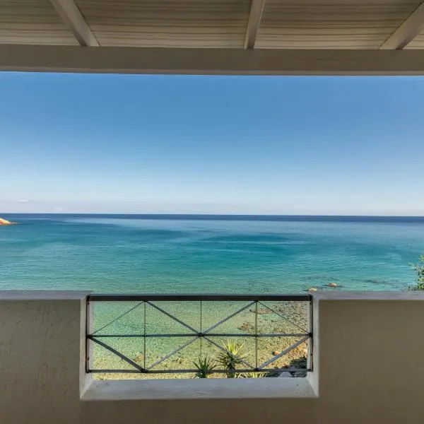 Giourgas Studios & Apartments, hotel in Provatas