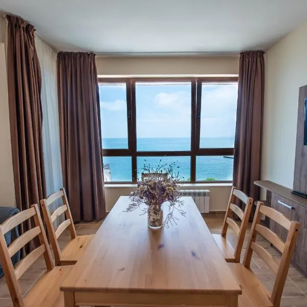 Balchik Sea View Apartments in Princess Residence, хотел в Балчик