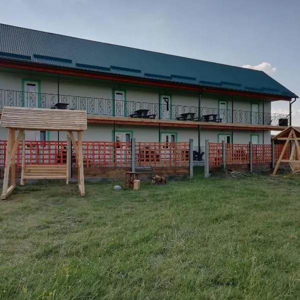 Білий лебідь, hotel in Pulemets