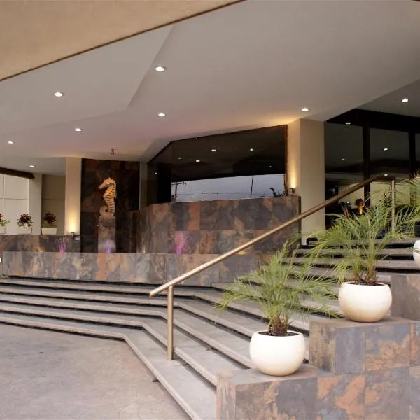 Best Western PLUS Plaza Florida & Tower, hotel v destinaci Irapuato